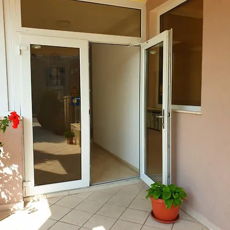 아파트 Black Sea Breeze No 3 비알라