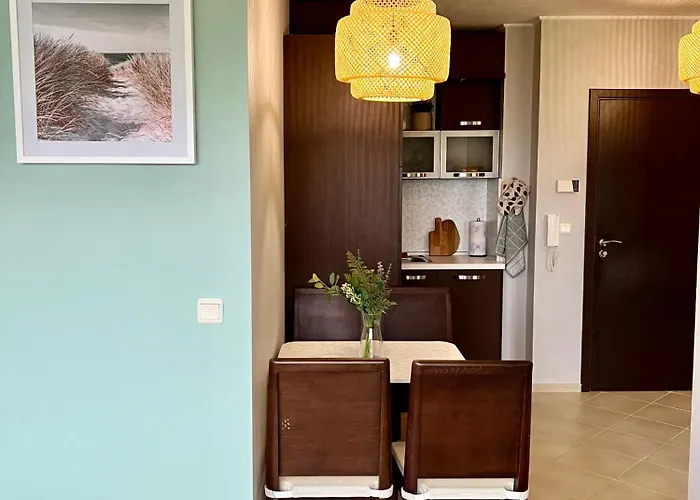 Black Sea Breeze No 3 بايالا