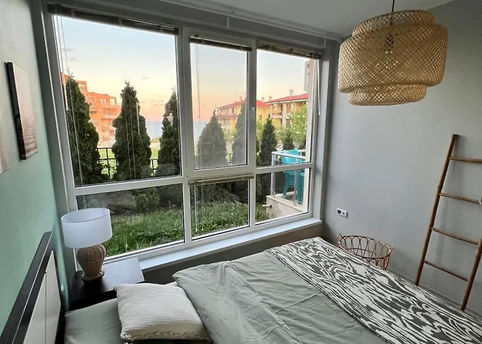 Black Sea Breeze No 3 * بايالا